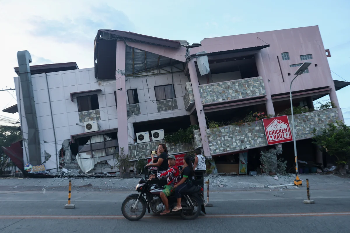 7.8 Magnitude Earthquake In Phillipines